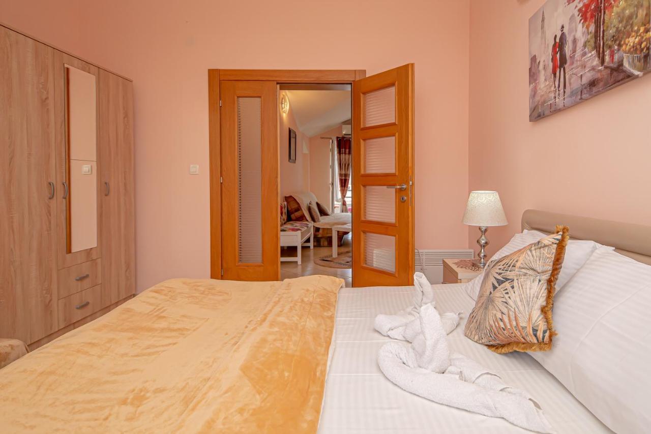 Fairytale 1 And 2 Apartman Budva Kültér fotó
