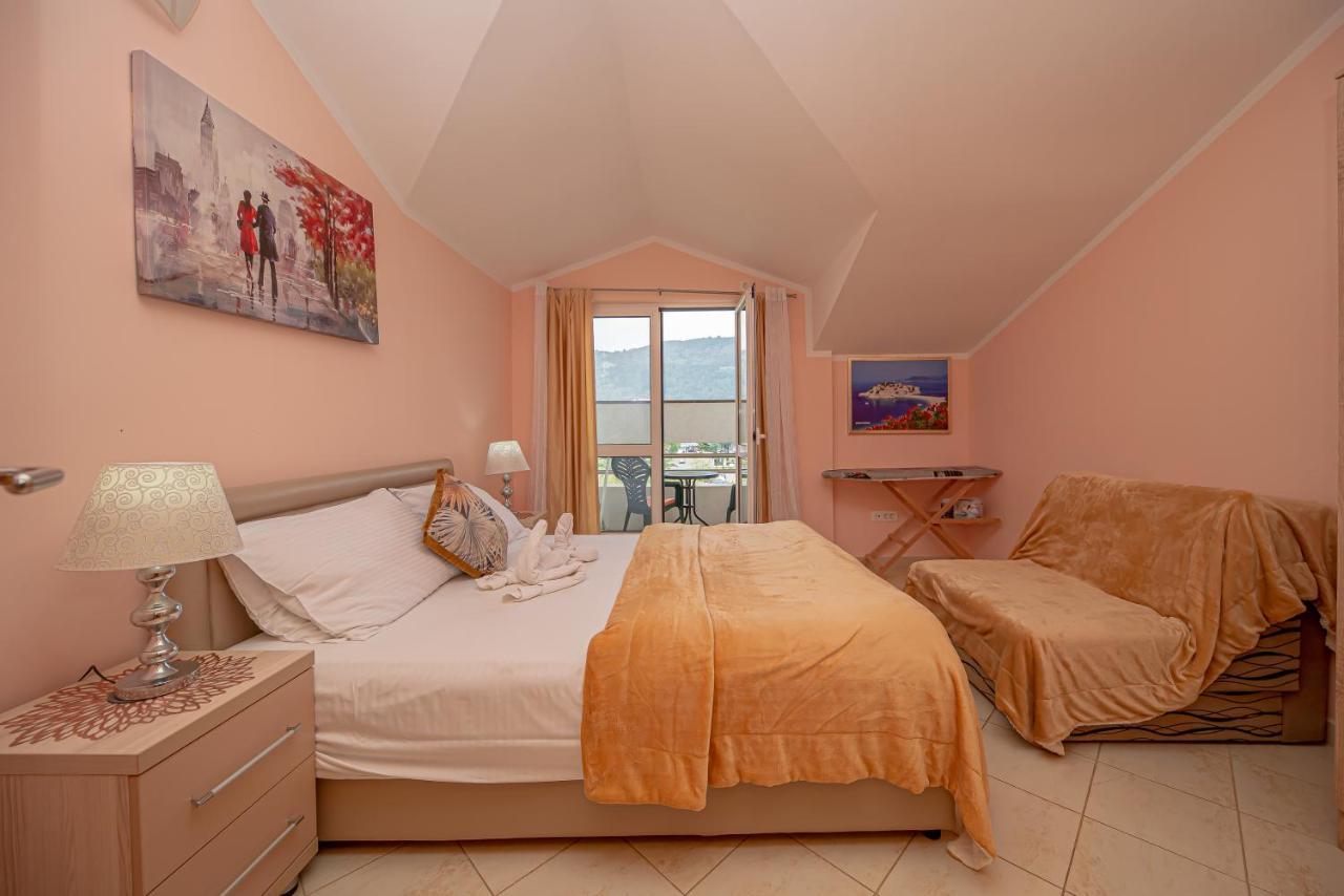 Fairytale 1 And 2 Apartman Budva Kültér fotó