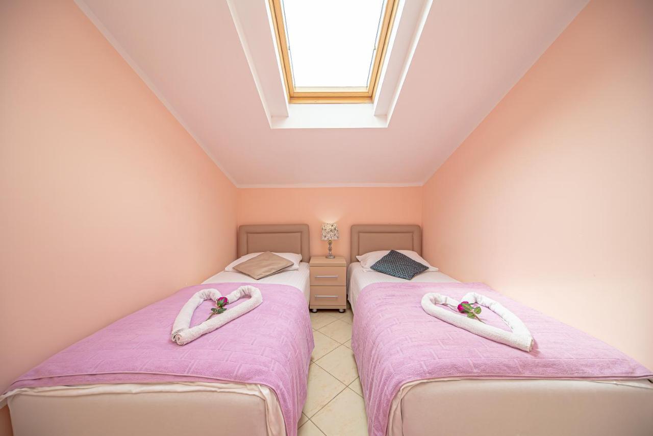 Fairytale 1 And 2 Apartman Budva Kültér fotó