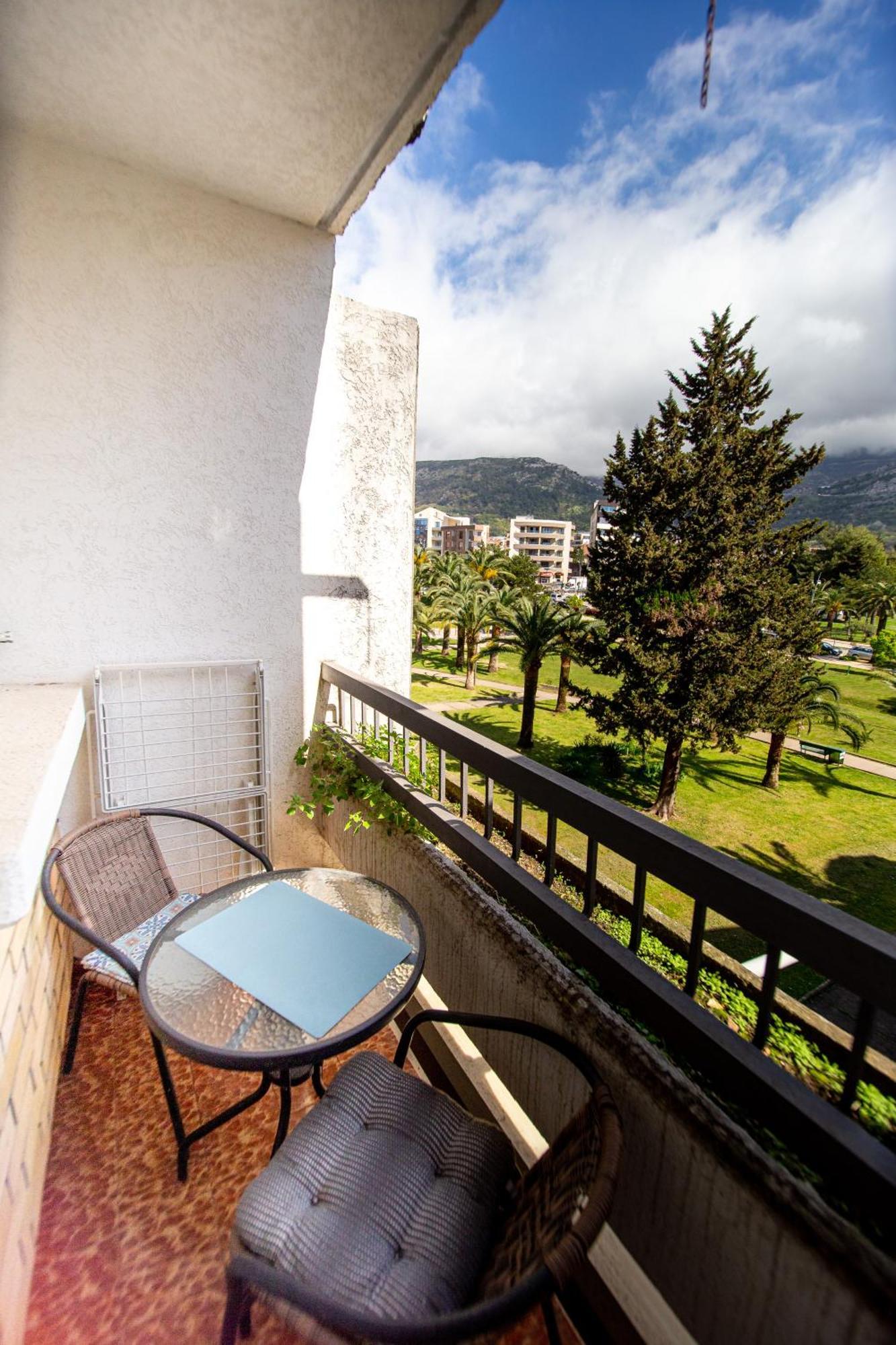 Fairytale 1 And 2 Apartman Budva Kültér fotó